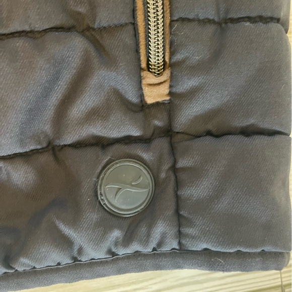 Brad Willis Zero-Down Puffer Vest - Picture 6 of 9